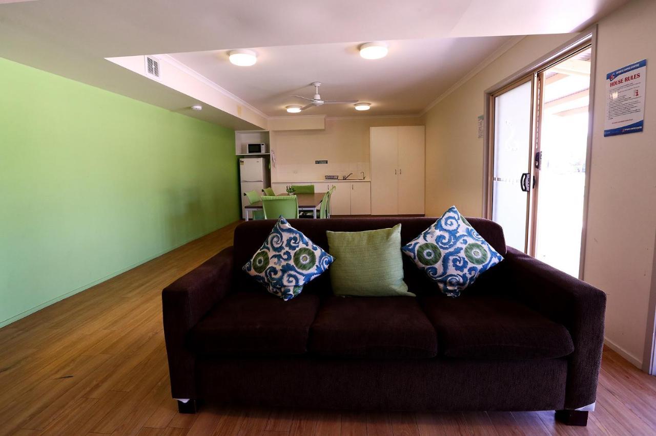 Gold Coast Performance Centre Hostel Buitenkant foto